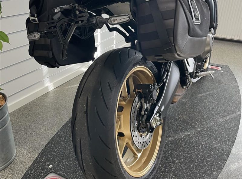 11743362.jpg 11743362.jpg