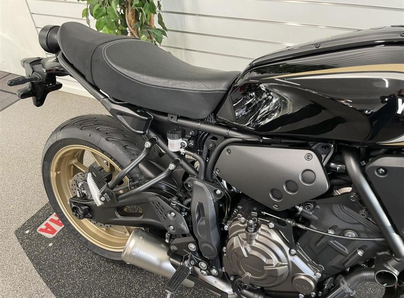 11892000.jpg 11892000.jpg