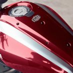 2018-Yamaha-XSR700-EU-Brilliant-Red-Detail-001_473562.jpg