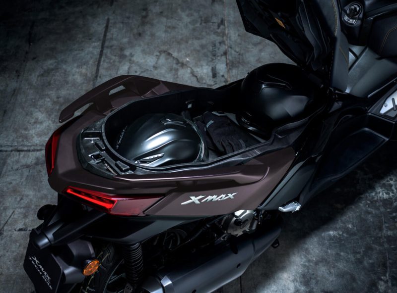 2024_YAM_XMAX300ASP_EU_MDRNP1_DET_009_03_preview_498799.jpg 2024_YAM_XMAX300ASP_EU_MDRNP1_DET_009_03_preview_498799.jpg