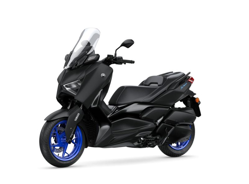2024_YAM_XMAX300_EU_MBL2_STU_007_03_preview.jpg 2024_YAM_XMAX300_EU_MBL2_STU_007_03_preview.jpg