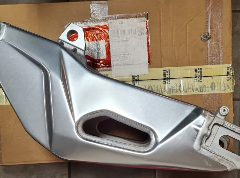 2B001289-2.jpg 2B001289-2.jpg