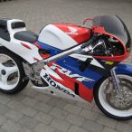 Honda-RC30-RVF-farver-lille_467927.jpg